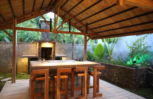 Pemuteran Villa | Oceanfront Beach Villa Ayu: Family-Friendly Retreat