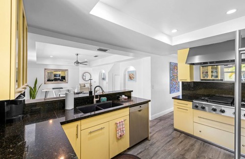 Boca Raton House | Pet-Friendly Beach Villa Steps from Ocean with Spa Access