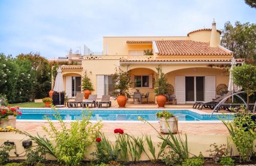 Sesmarias Villa | Idyllic Beach Villa Casa de Amanhã with Heated Pool