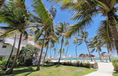 Bavaro Villa | Elegant Beach Villa with Pool & Ocean View for 8 Guests