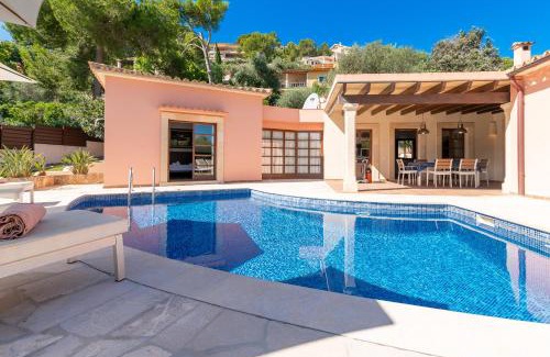 Urbanitzacio Gotmar Villa | Discover Beach Villa Margot: Family-Friendly & Poolside Retreat