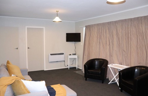 Riversdale Apartment | Family-Friendly Beach Villa One with Oceanfront Views