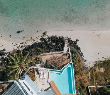 Grand Gaube Villa | Unforgettable Beach Villa Rocca with Private Oceanfront Pool
