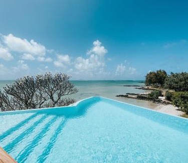 Grand Gaube Villa | Unforgettable Beach Villa Rocca with Private Oceanfront Pool