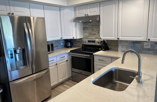 Indian Rocks Beach Villa | Family-Friendly Beach Villa with Kitchen and Breakfast