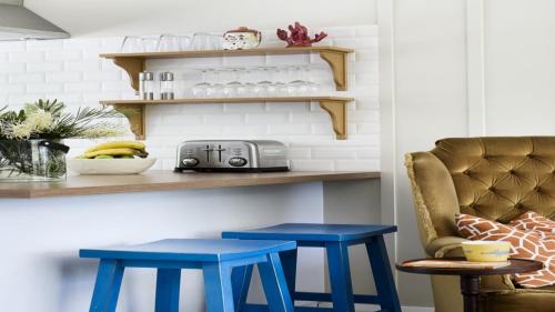 Pearl Beach House | Beach Vista - Designer Retreat Steps from the Shore