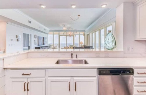Orange Beach Condo | Relaxing Beachfront 4BR Condo with Pool & Lazy River