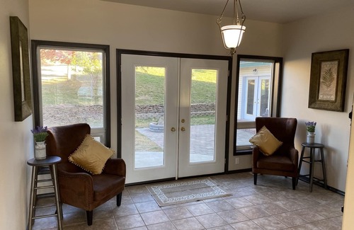 Davenport House | Experience Sunday Bay: Walk to the Water with Your Pet