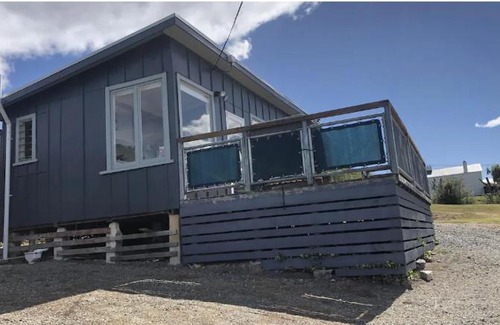 Kakanui House | Beachbach16 - Kakanui: Pet-Friendly Oceanfront Retreat
