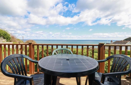 Gorran Haven House | Beachcliff: Family and Pet-Friendly 4-Star Retreat