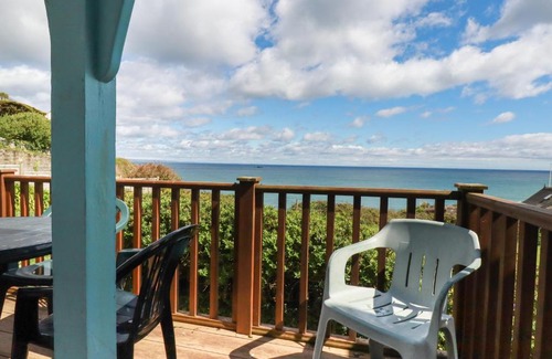 Gorran Haven House | Beachcliff: Family and Pet-Friendly 4-Star Retreat