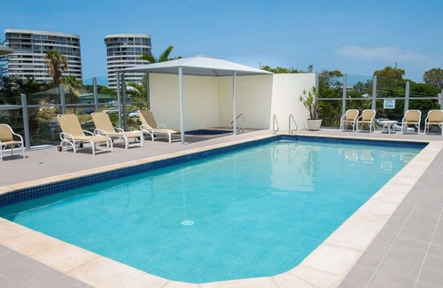 Coolangatta House | Beachcomber Beach in Coolangatta: Rated 9.4 with Ocean Views