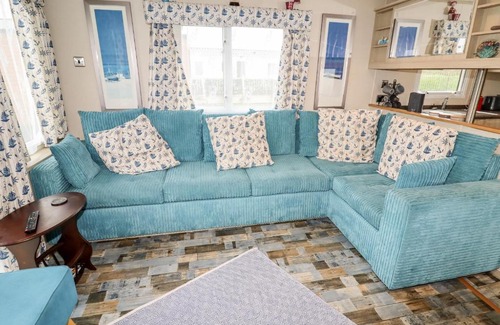 St George House | Beachcomber D35: Rated 9.5/10 with Pool & Pet-Friendly Stay