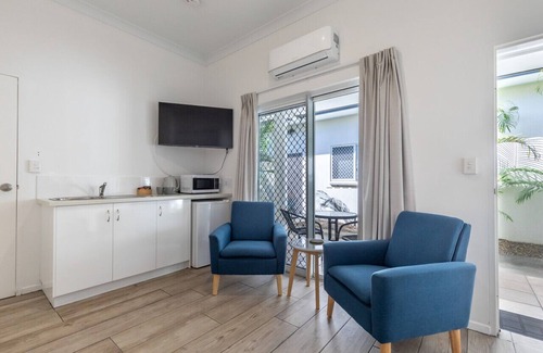 Agnes Water Apartment | Oceanfront Retreat: Beachcomber in Agnes Awaits You