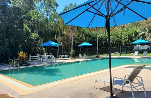 Agnes Water Apartment | Oceanfront Retreat: Beachcomber in Agnes Awaits You