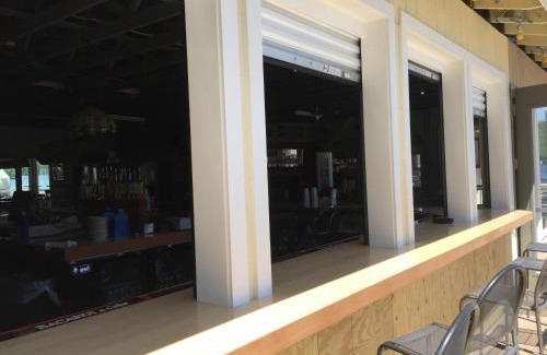 Conesus Hotel | Beachcomber Inn: Oceanfront Retreat with Family-Friendly Amenities
