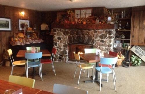 Conesus Hotel | Beachcomber Inn: Oceanfront Retreat with Family-Friendly Amenities