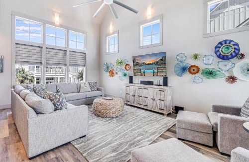 Cinnamon Shore House | Experience Comfort at Beached Inn 236 BE with Pool Access