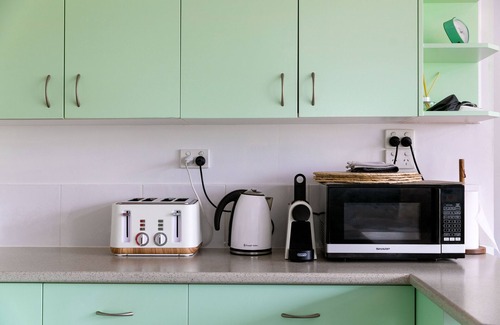 Yamba House | Dog-Friendly BEACHED @ YAMBA with Breathtaking Water Views