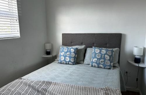 Kleinmond Apartment | BEACHees - cute central cottage