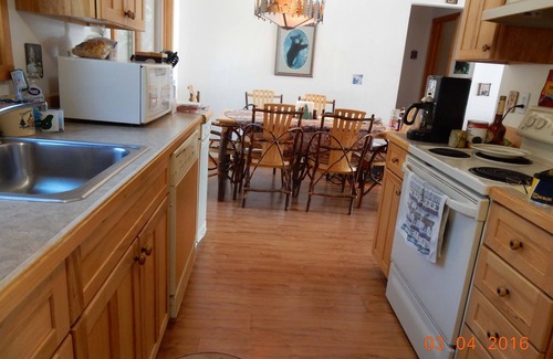 Drummond House | Exclusive Beachfront Log Home on Lake Huron with WiFi