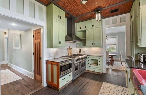 Upper Grand Lagoon House | Beachfront Bliss: Save 10% on Your Ocean View Escape!