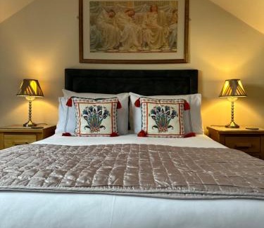 Ayr House | Family-Friendly Beaches with a 9.8 Guest Rating