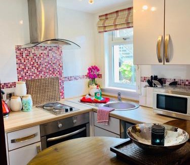 Ayr House | Family-Friendly Beaches with a 9.8 Guest Rating