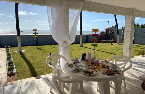 Sao Jose da Coroa Grande House | Beachfront House with Gourmet Kitchen & Scenic Ocean View