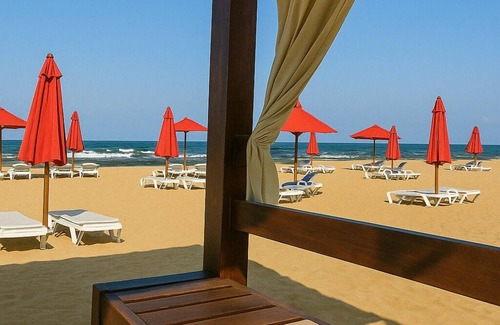 Al-Manasrah Ski Chalet | Explore Port Said: Family-Friendly Hotel with Pool Access