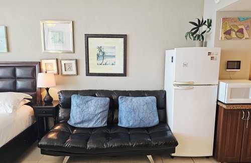 Galt Mile Condo | Oceanfront Studio with Pool & Spa Overlooking the Atlantic