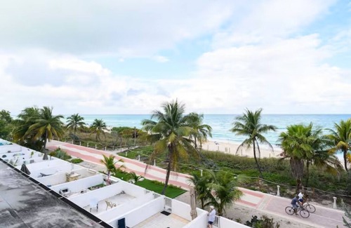 La Gorce House | Oceanview 1-Bed Beachfront Condo with Terrace & Pool