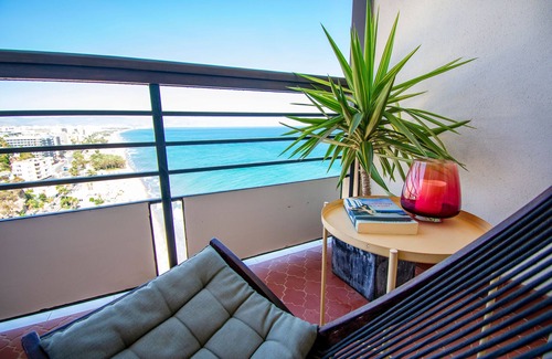 Carihuela Apartment | Cozy Oceanfront 1 Bedroom Apartment with Breathtaking Views