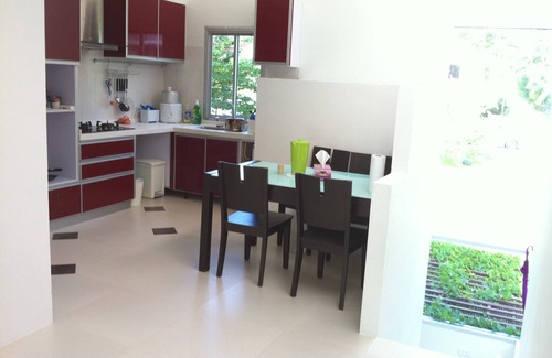 Wichit Apartment | Beachfront 2-Bedroom Apartment with Incredible Seaview