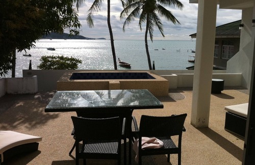 Wichit Apartment | Beachfront 2-Bedroom Apartment with Incredible Seaview