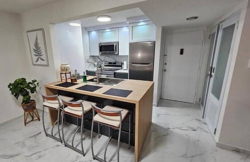 Isla Verde Apartment | Beachfront 2-Bedroom Apartment Steps from Dining & Shops