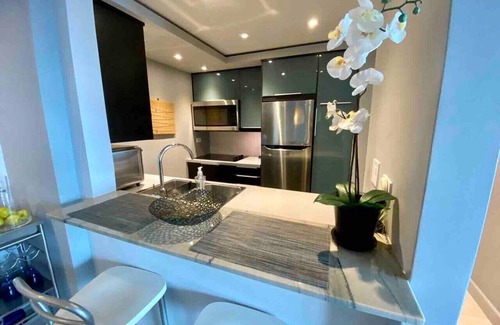 Isla Verde Apartment | Beachfront Oasis in Isla Verde with Pool and Kitchen