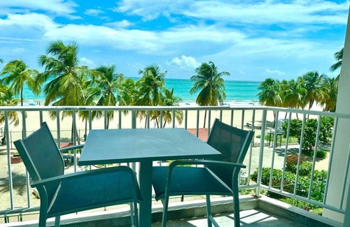 Isla Verde Apartment | Beachfront Oasis in Isla Verde with Pool and Kitchen