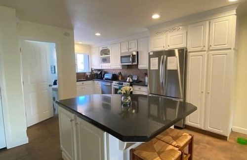 Downtown Condo | Beachfront 3 BDR Retreat in Downtown Pismo Beach