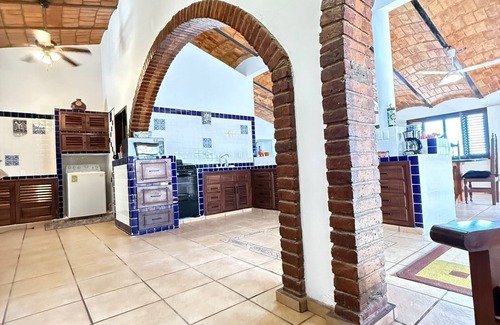 Los Ayala House | BEACHFRONT 3 BR home on Los Ayala Beach