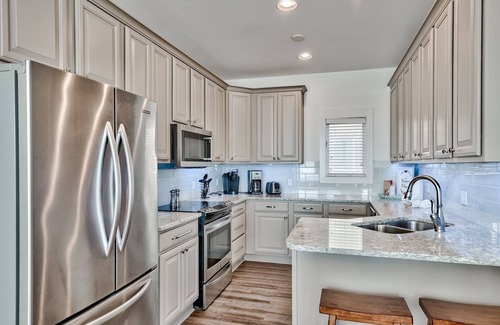 Miramar Beach House | Seaside Retreat: Spacious 7-Bed Beachfront Home with Pool