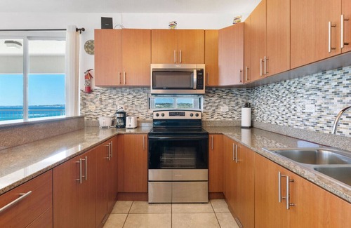 Guayabo Condo | Inviting Beachfront Unit with Spectacular Ocean Views