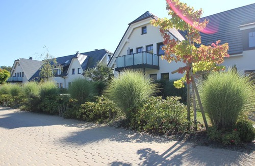 Lobbe Apartment | Beachfront Apartment with Pool and Sauna - Rex Rugia Retreat