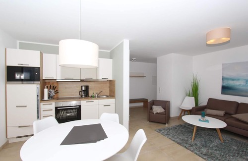 Lobbe Apartment | Oceanfront Apartment with Pool and Sauna - Rex Rugia 13-2