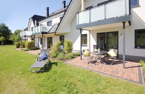 Lobbe Apartment | Oceanfront Apartment with Pool and Sauna - Rex Rugia 13-2