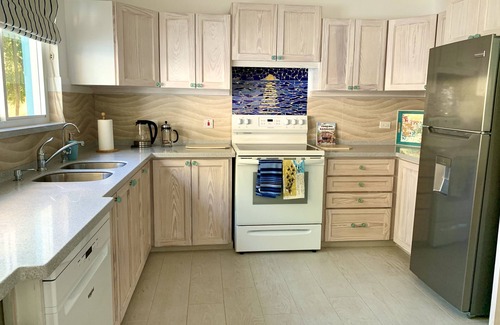 Dover Apartment | Ocean View Apartment: Turtles Nest D with Kitchen Access