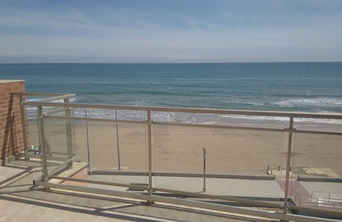 Oropesa del Mar Condo | Oceanfront Apartment with Stunning Views and Terrace Access