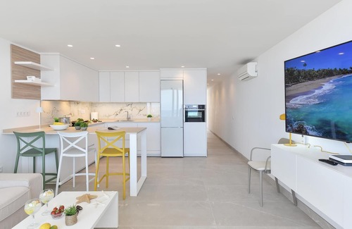 San Agustin Apartment | Beachfront Apartment Nasas 12: Guest Rated 10/10 Stay