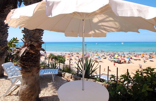 Cava dʼAliga Apartment | Beachfront apartment Saturno