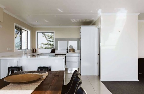 Bell Block Apartment | Experience ABC on Wanaka Bay: Oceanfront Getaway Awaits